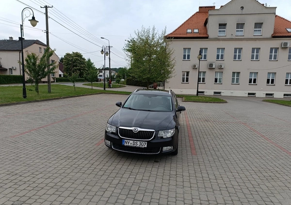 Skoda Superb cena 36900 przebieg: 199700, rok produkcji 2011 z Choszczno małe 154